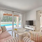 Natasha Tatil Evi Ruzici (Sveta Nedelja)