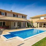 Tatil Evi Natasha Ruzici (Sveta Nedelja)