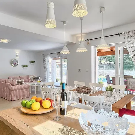 Natasha Holiday home Ruzici (Sveta Nedelja)