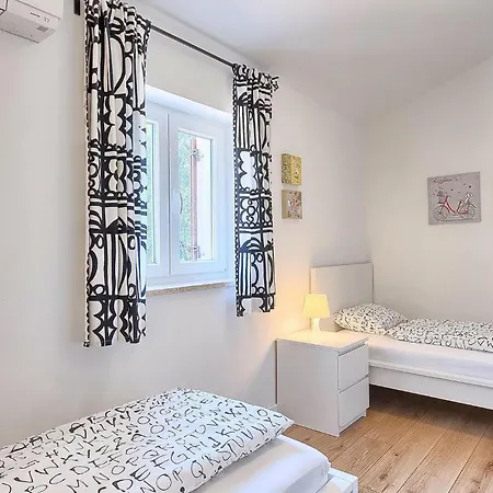 Holiday home Natasha Ruzici (Sveta Nedelja)